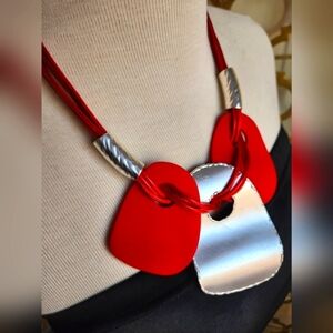🚨Red and Silver Statement Necklace with Earrings Set 😍 Reversible🚨